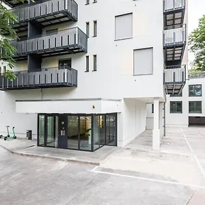 Apartment Modern Studio And Good Located